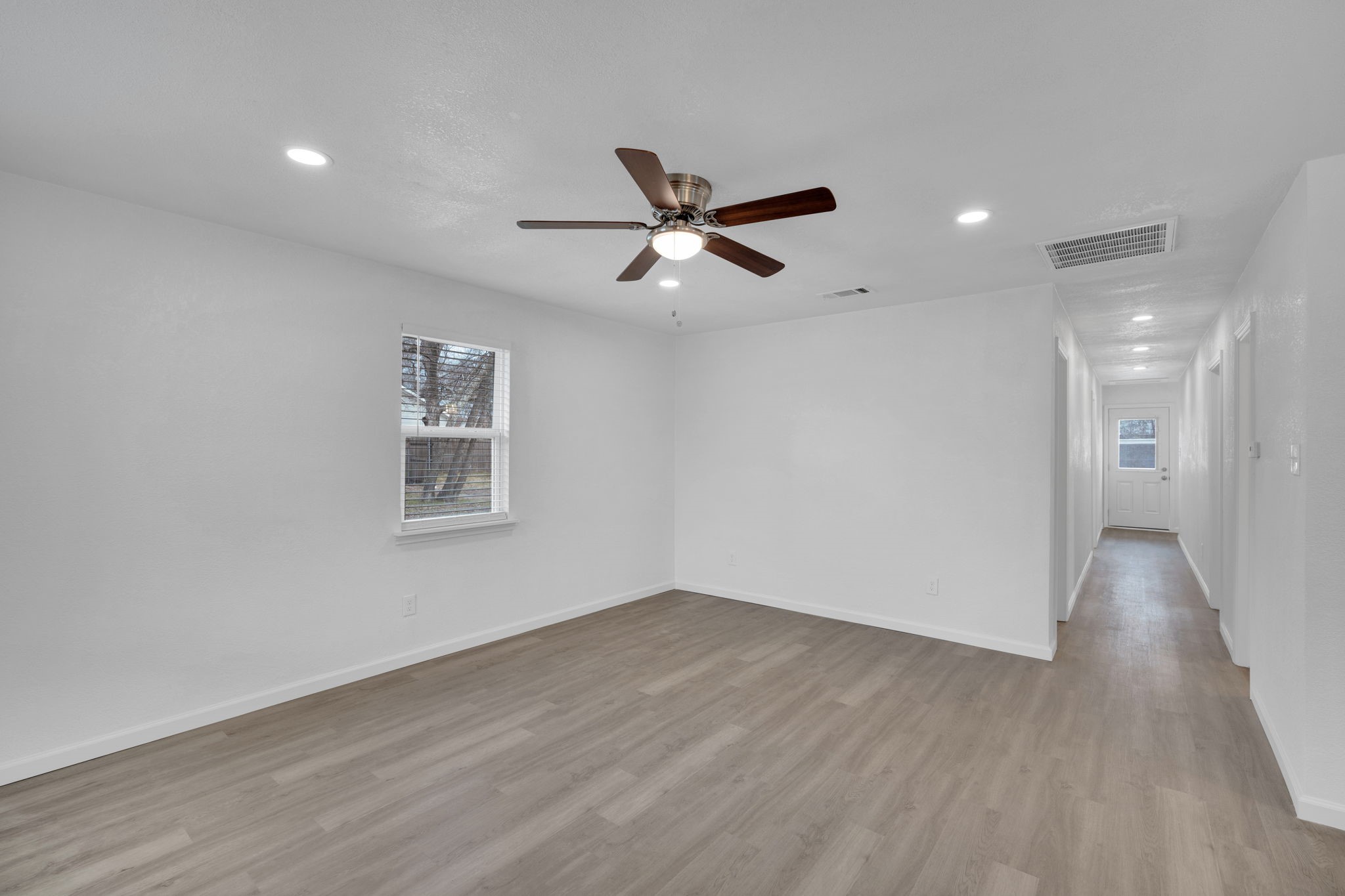 616 Sabine Avenue Cleburne TX 76031