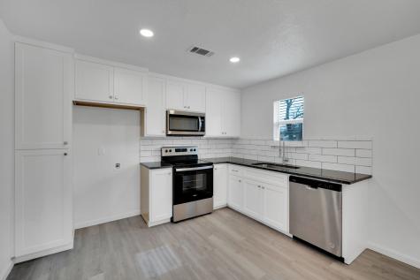 616 Sabine Avenue Cleburne TX 76031