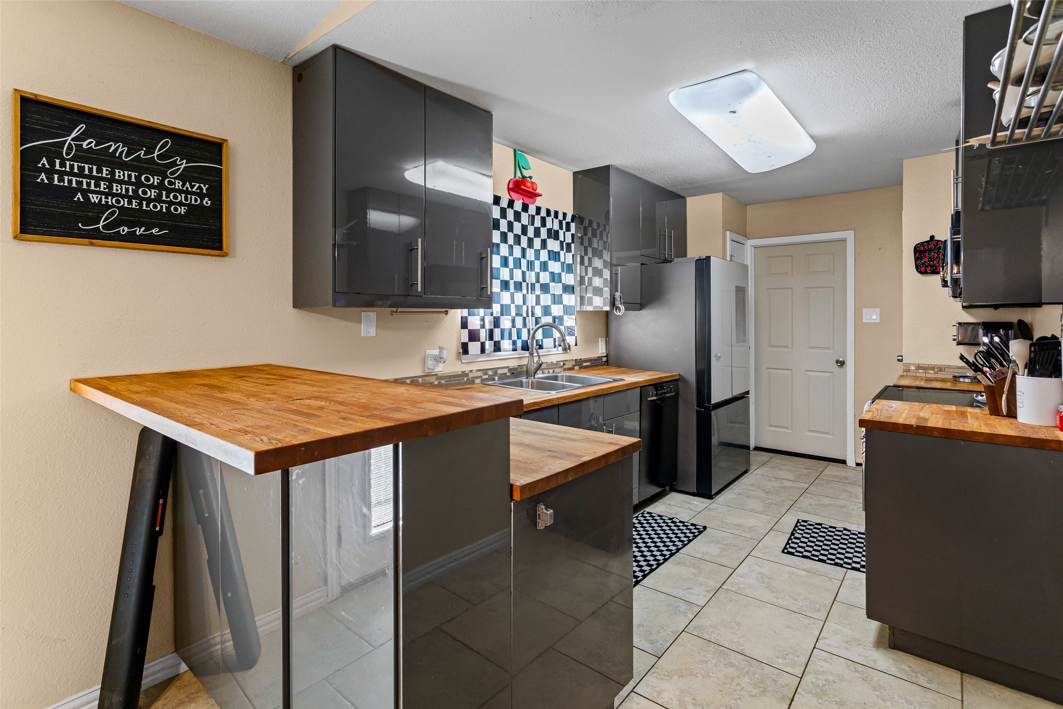 1429 W Torrey Street Granbury TX 76048