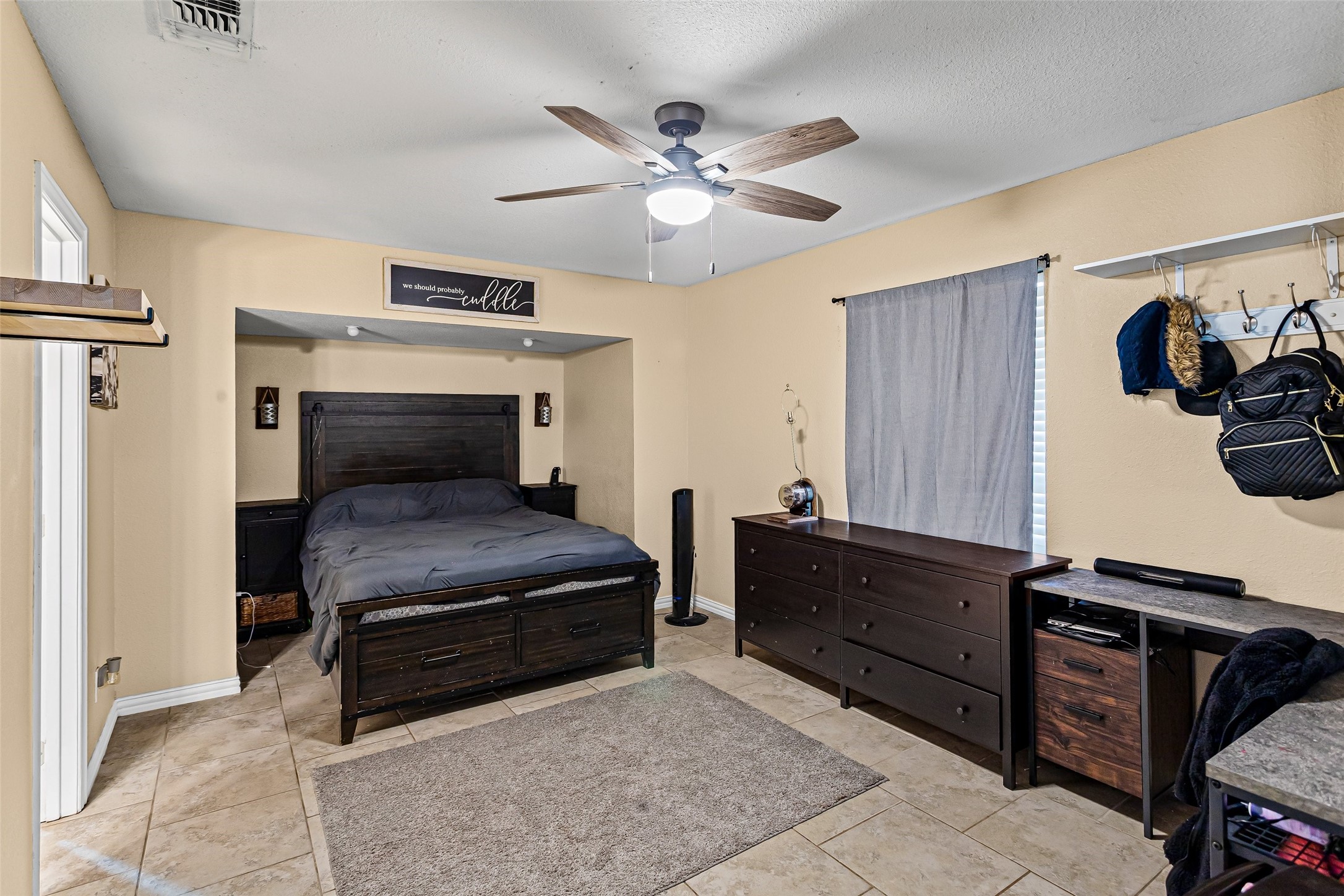1429 W Torrey Street Granbury TX 76048
