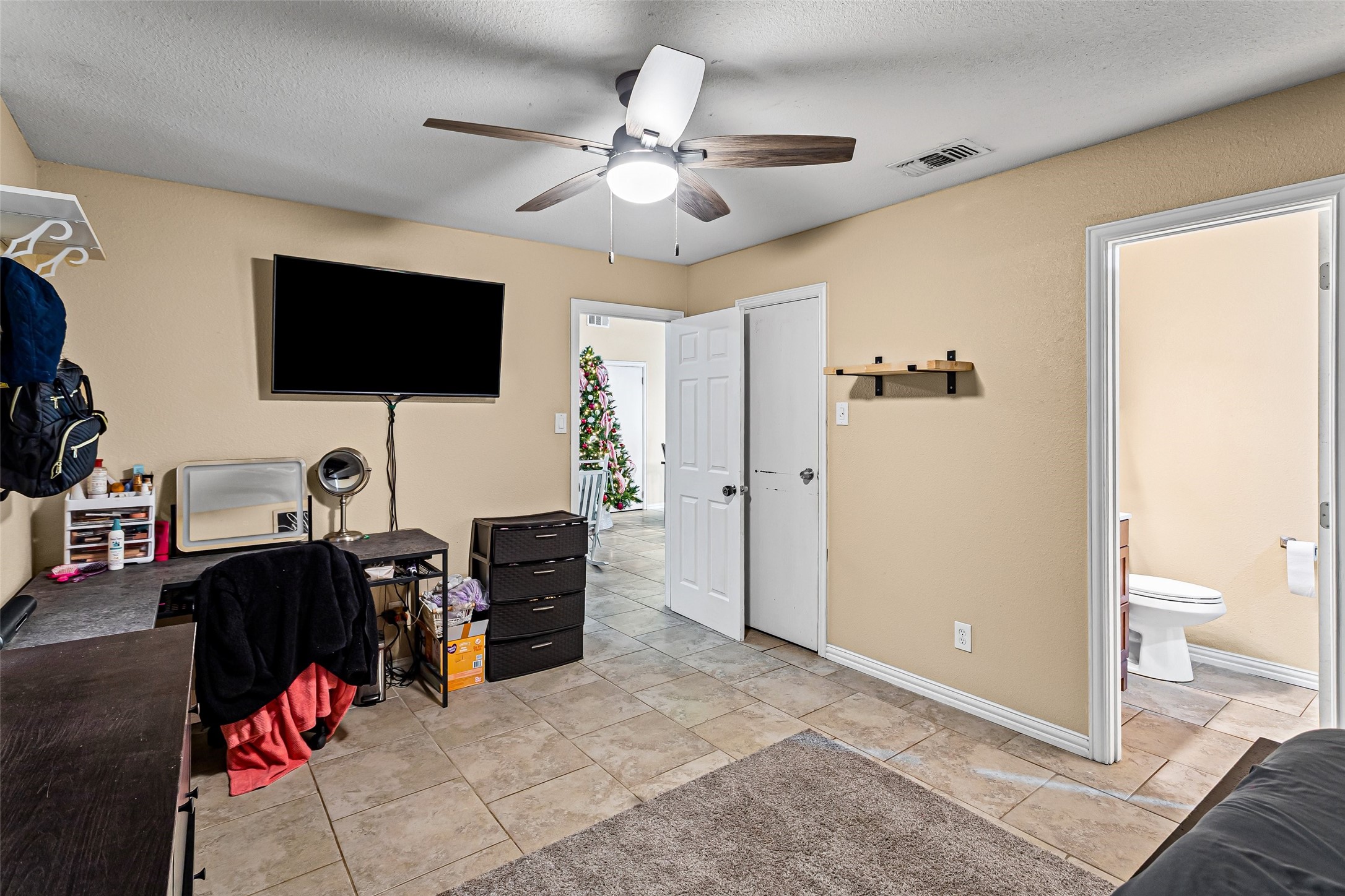 1429 W Torrey Street Granbury TX 76048