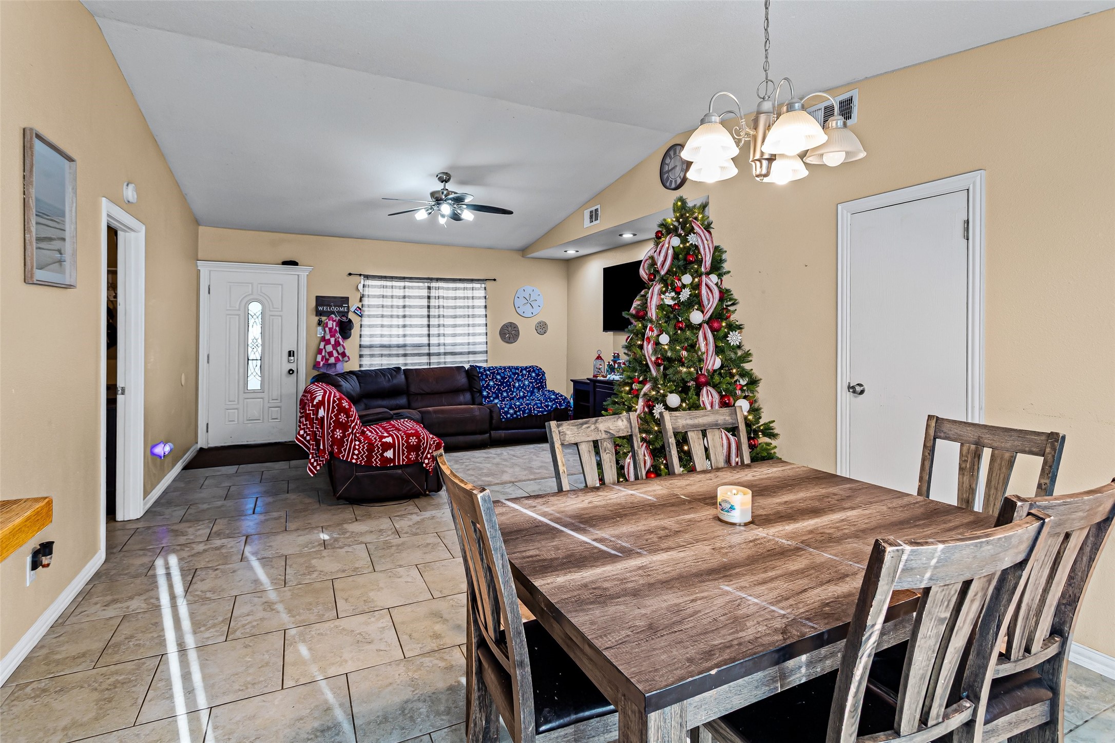 1429 W Torrey Street Granbury TX 76048