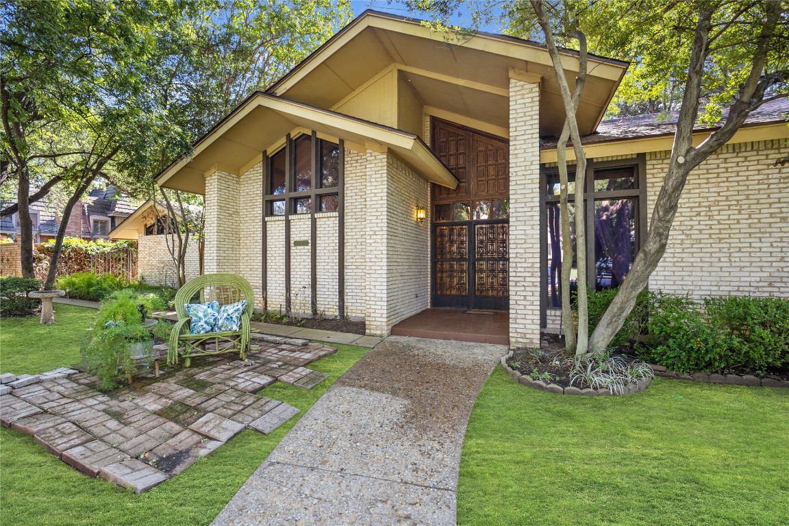 1400 Broadmoor Lane Irving TX 75061
