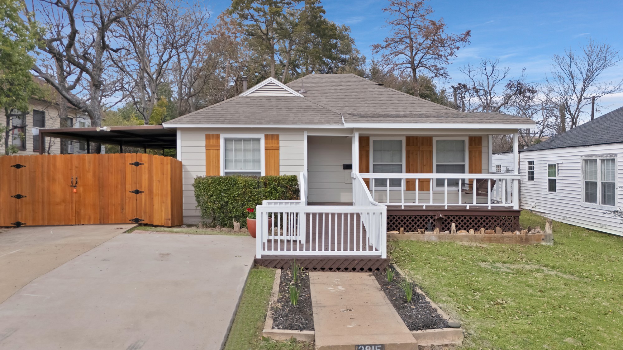 2815 W 8th Street Dallas TX 75211