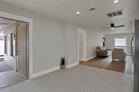 2815 W 8th Street Dallas TX 75211