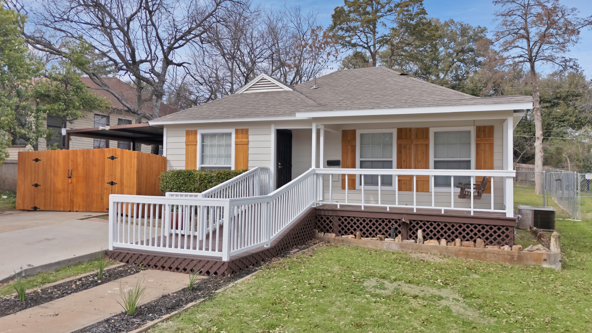 2815 W 8th Street Dallas TX 75211