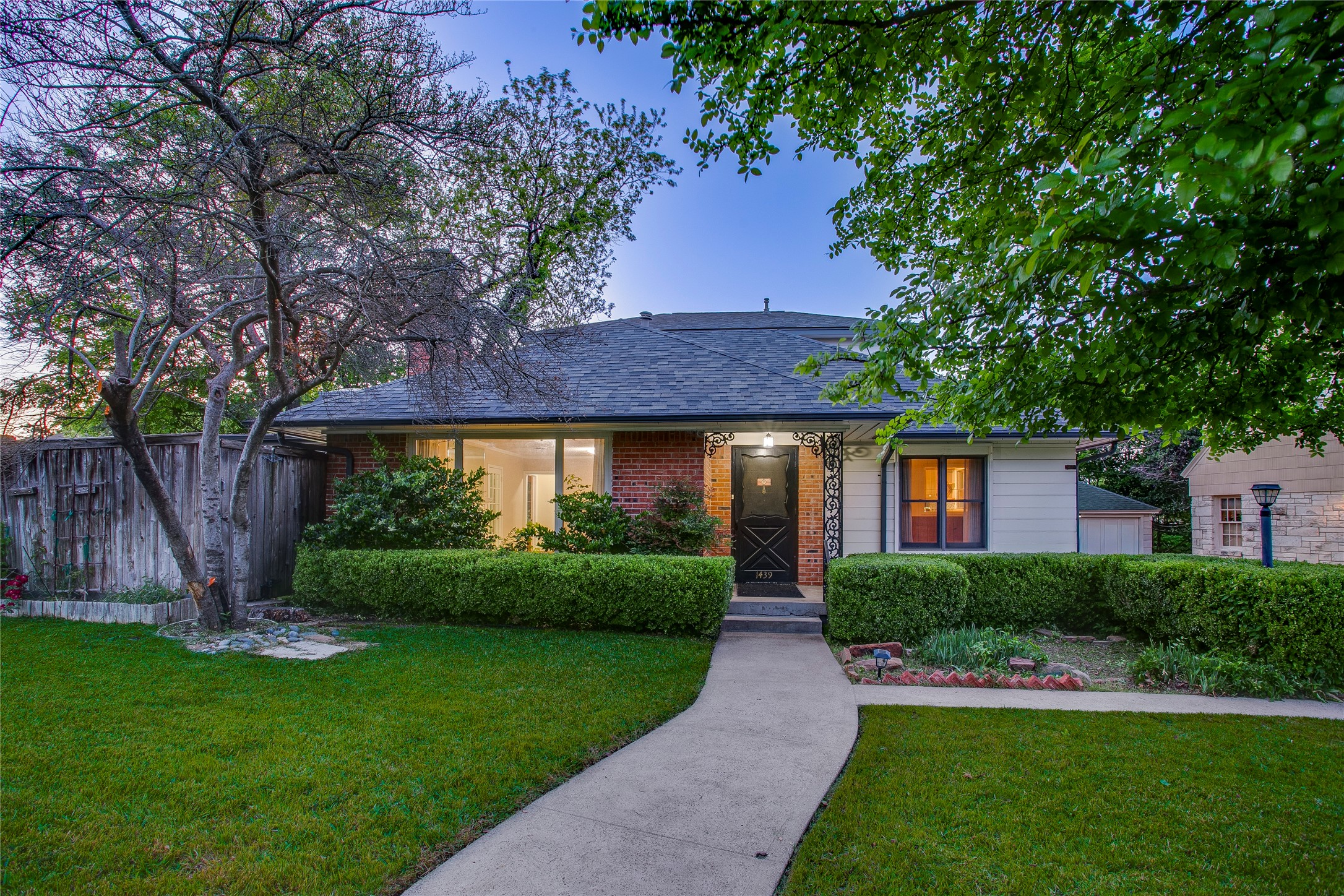 1439 Junior Drive Dallas TX 75208