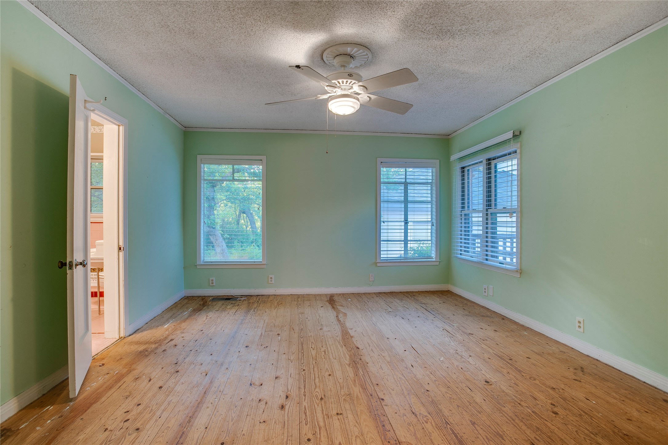 1439 Junior Drive Dallas TX 75208