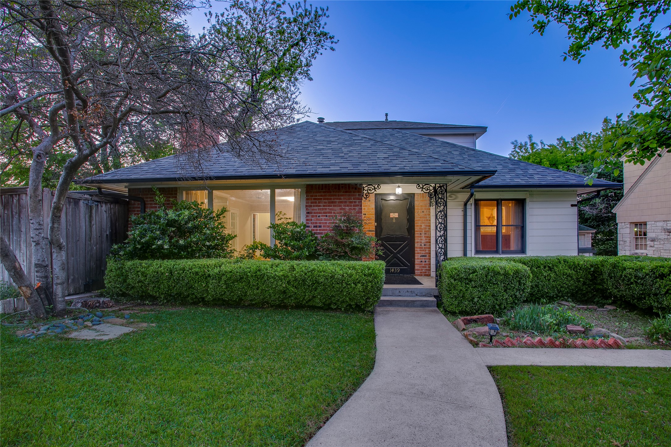 1439 Junior Drive Dallas TX 75208