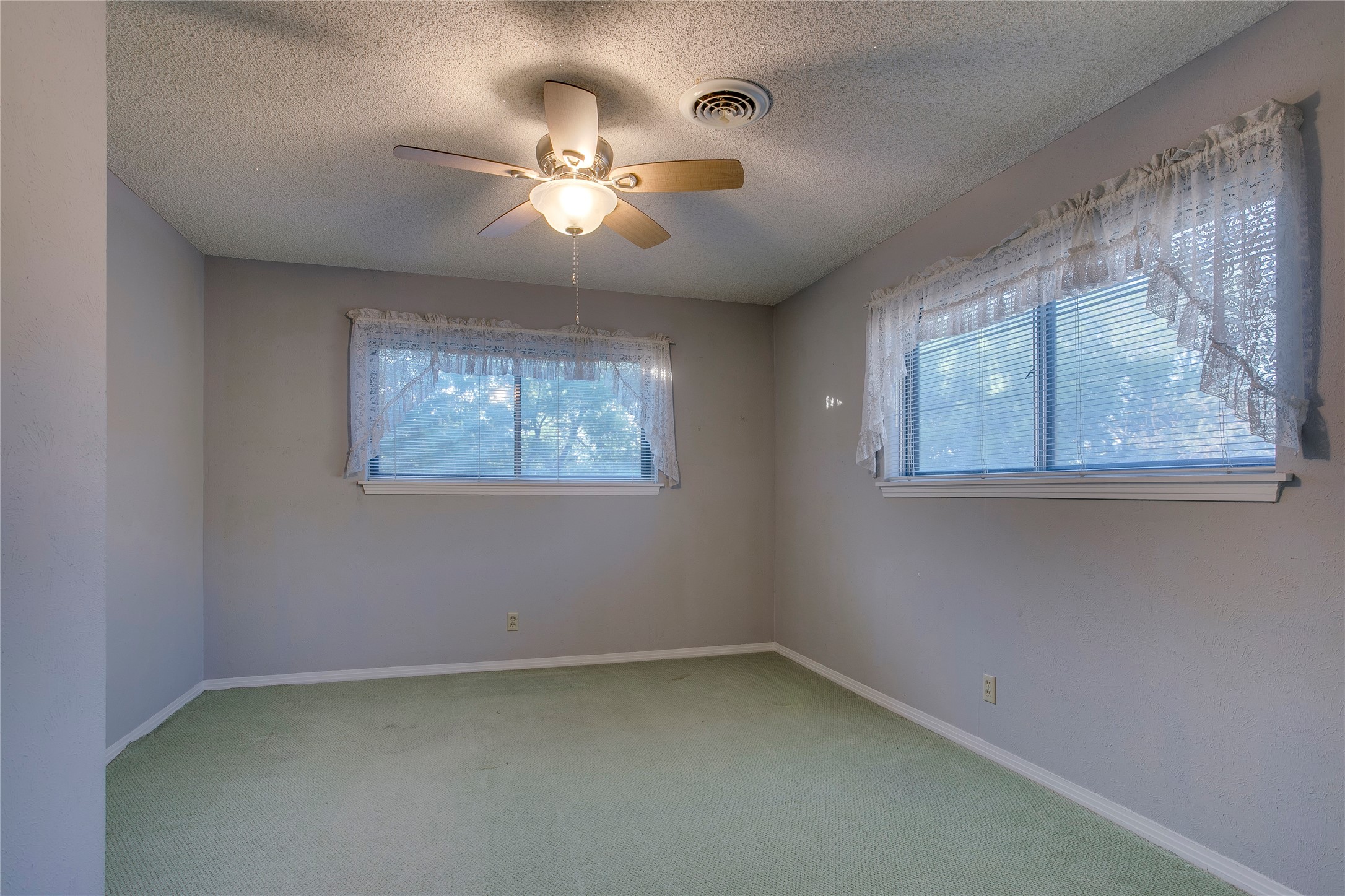 1439 Junior Drive Dallas TX 75208
