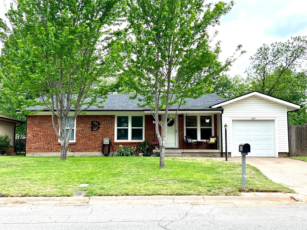 609 Norwood Drive Hurst TX 76053