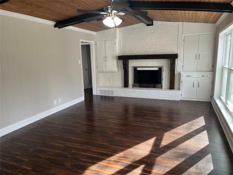 2424 W Houston Street Sherman TX 75092