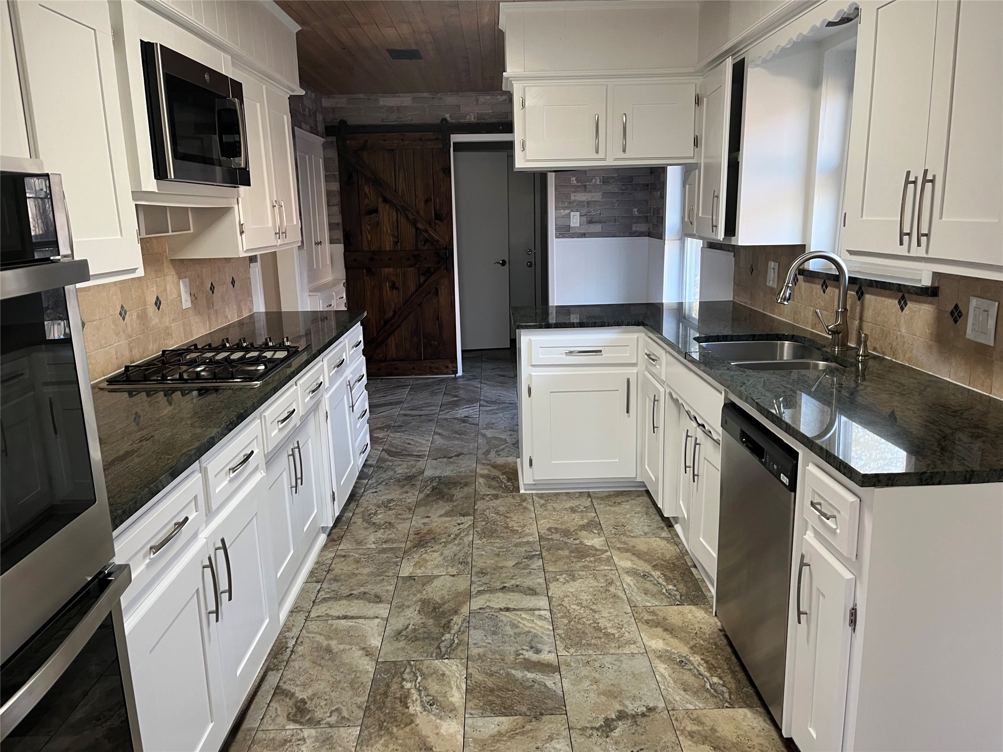 2424 W Houston Street Sherman TX 75092