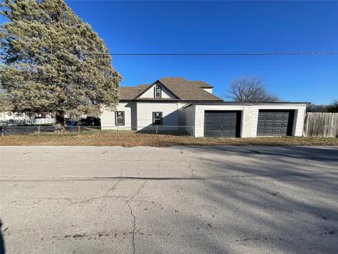 207 College Street Chico TX 76431