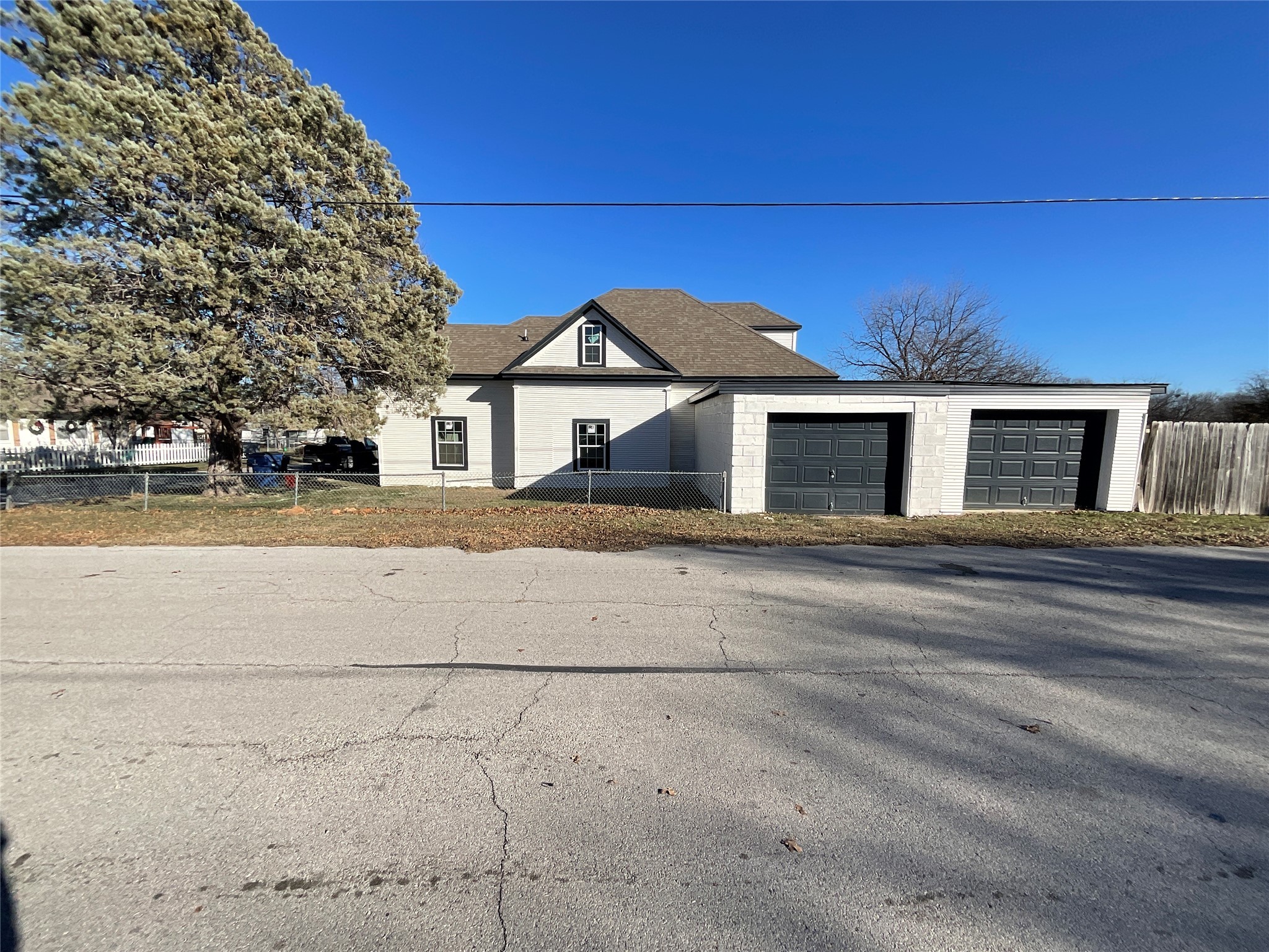207 College Street Chico TX 76431