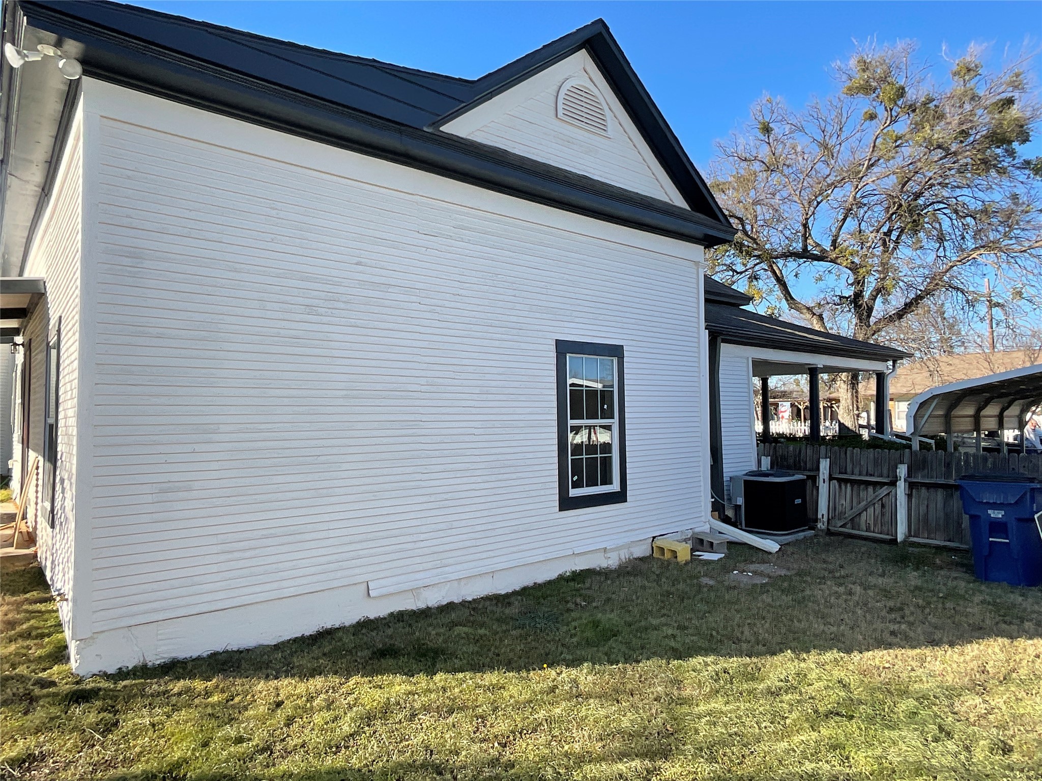207 College Street Chico TX 76431