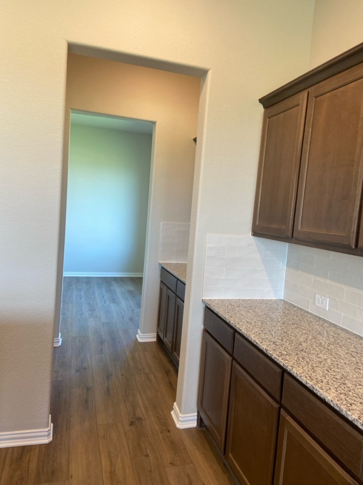 930 County Road 200 Valley View TX 76272