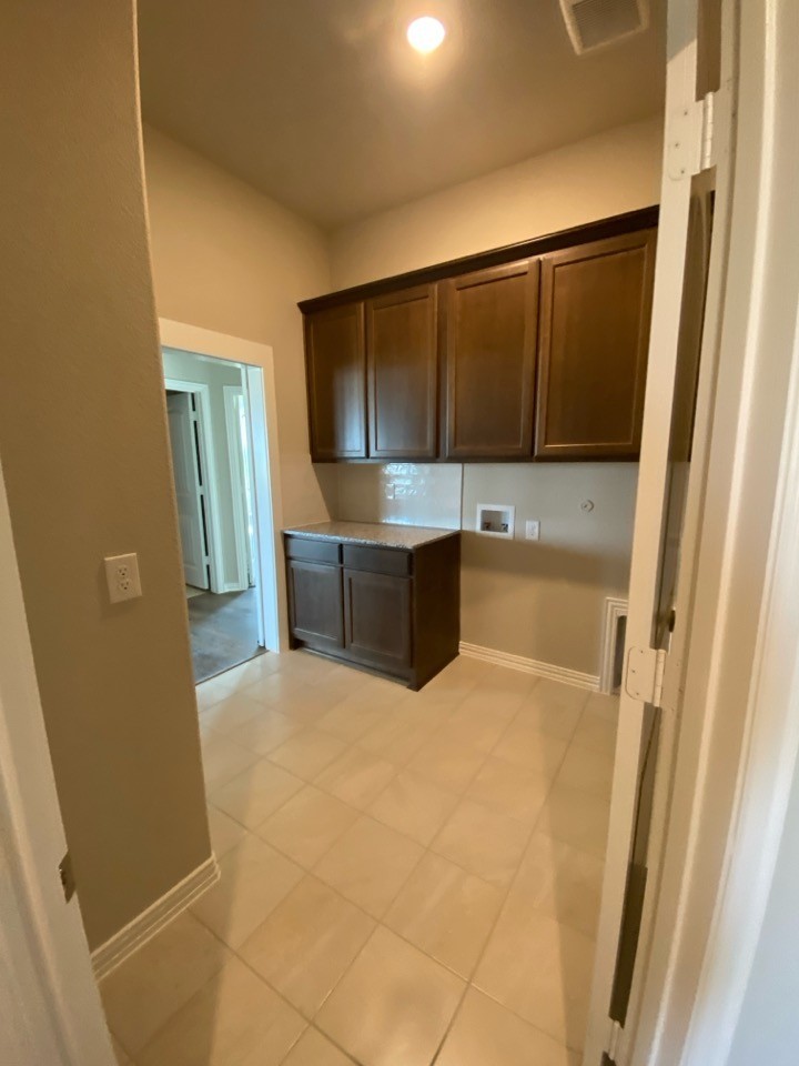 930 County Road 200 Valley View TX 76272
