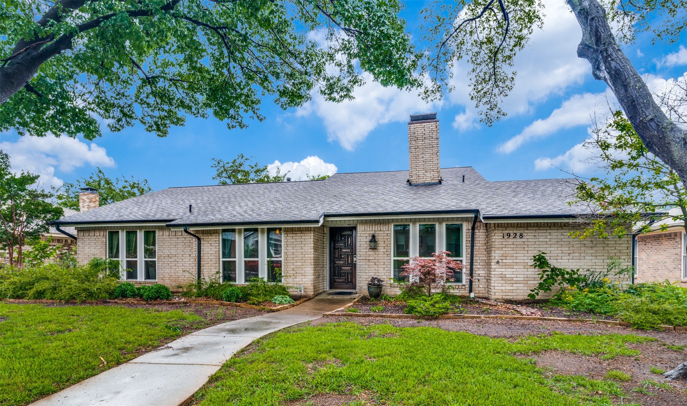 1928 Chesham Drive Carrollton TX 75007