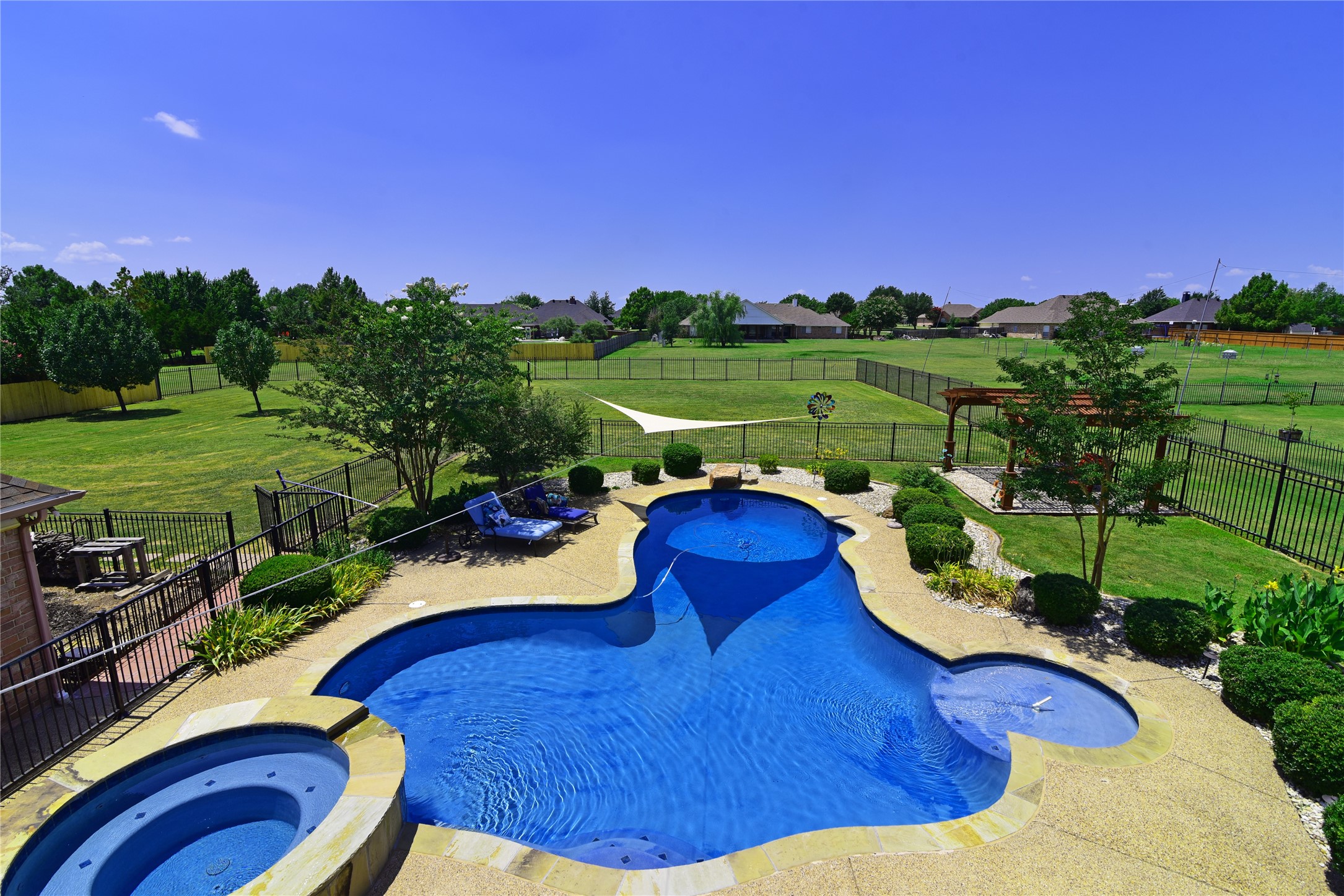 1226 E Oaklawn Drive Talty TX 75160