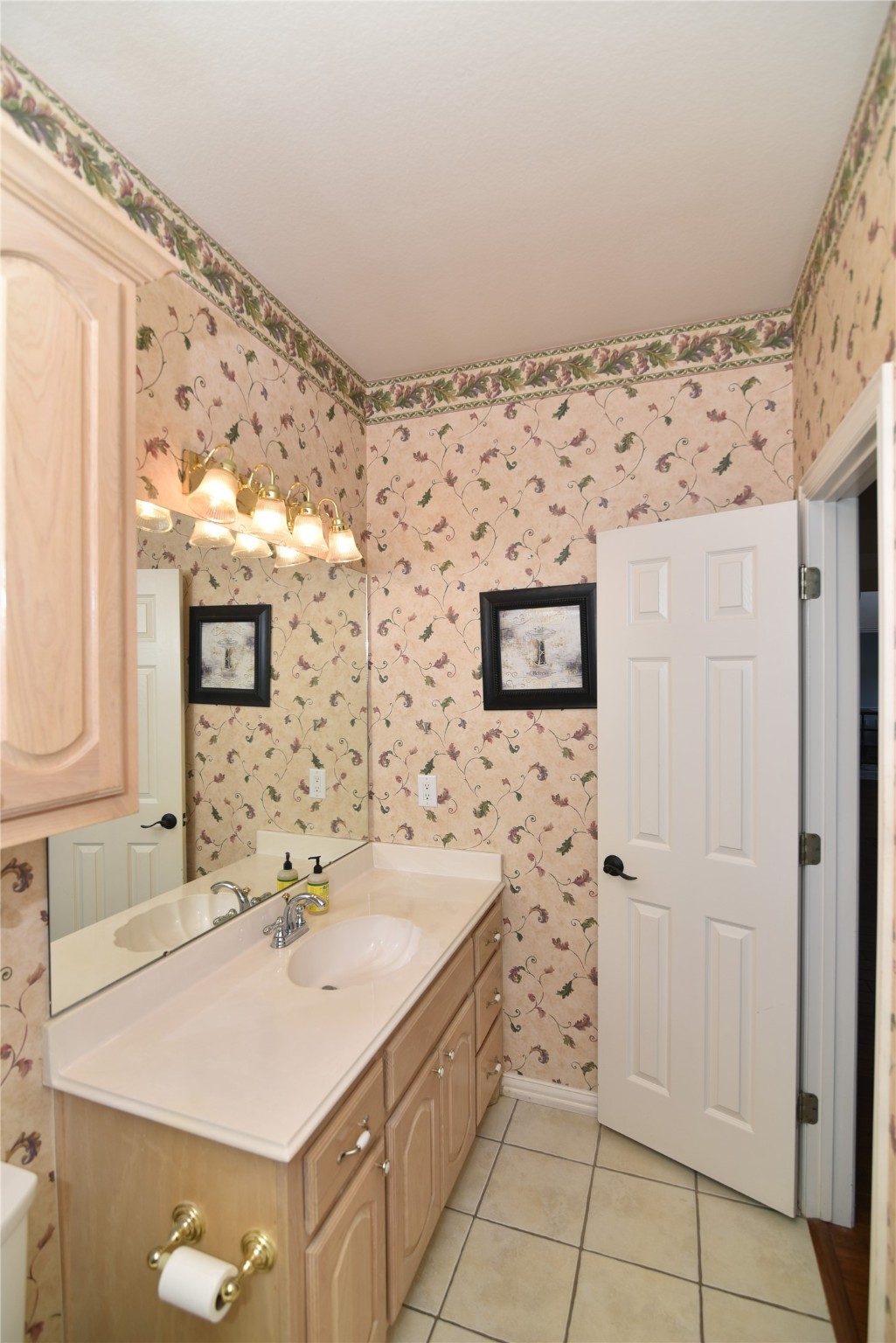 1226 E Oaklawn Drive Talty TX 75160