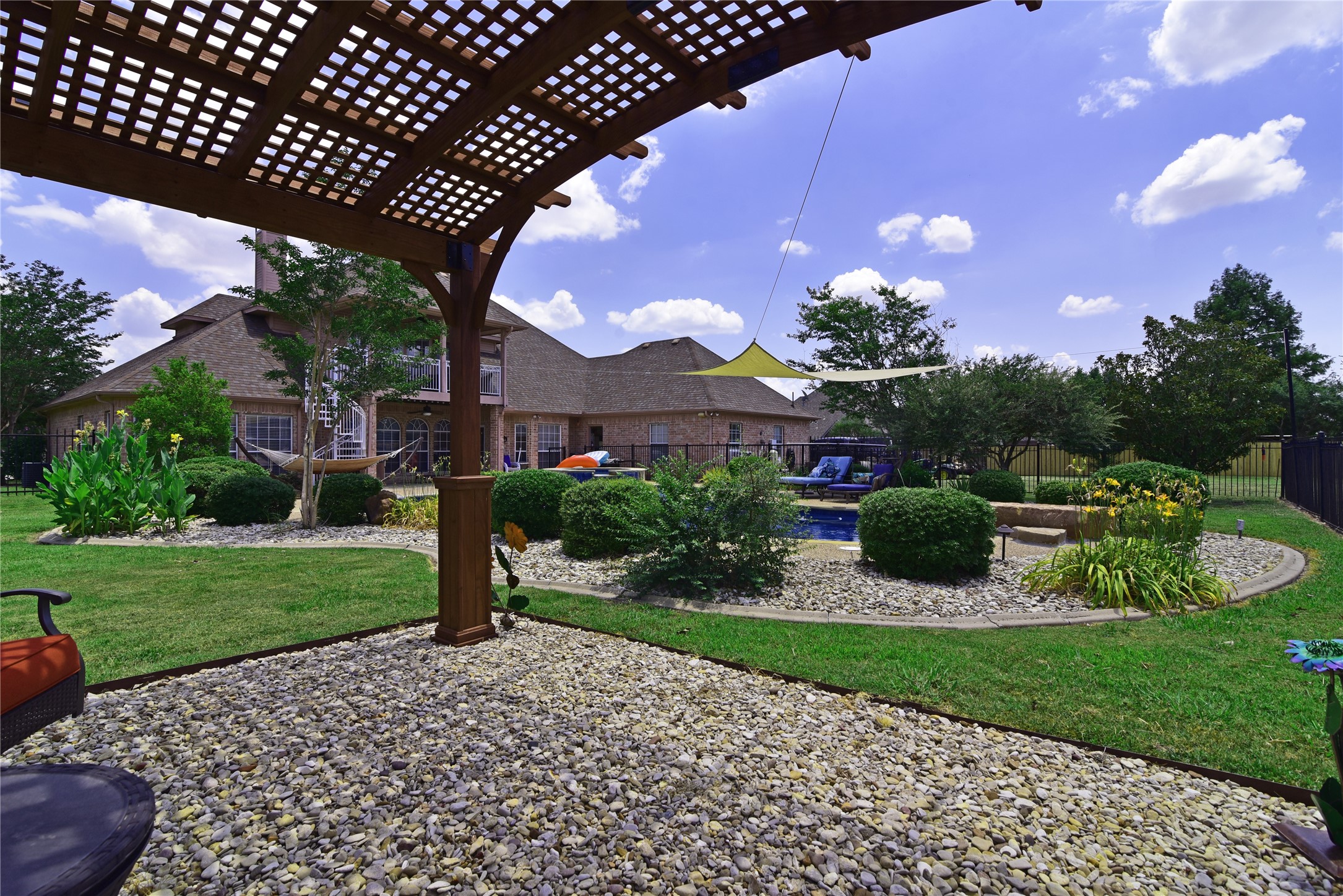 1226 E Oaklawn Drive Talty TX 75160