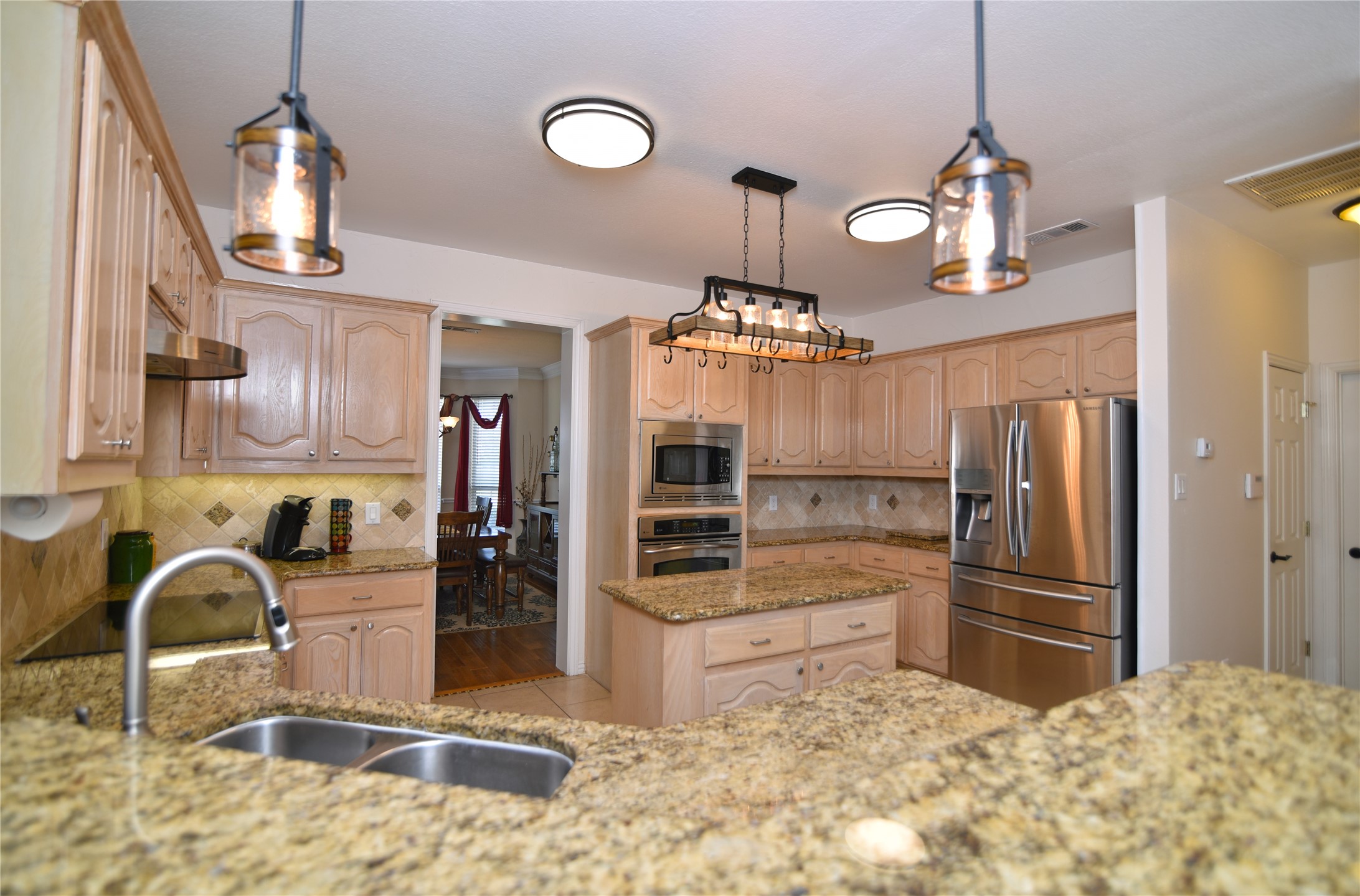1226 E Oaklawn Drive Talty TX 75160
