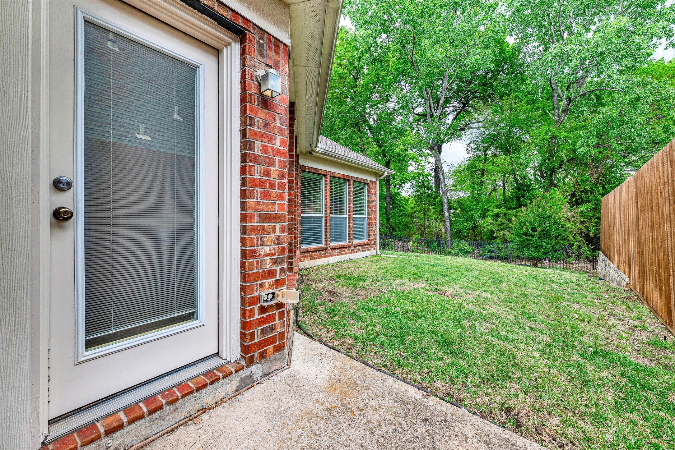 518 River Birch Trail Garland TX 75040
