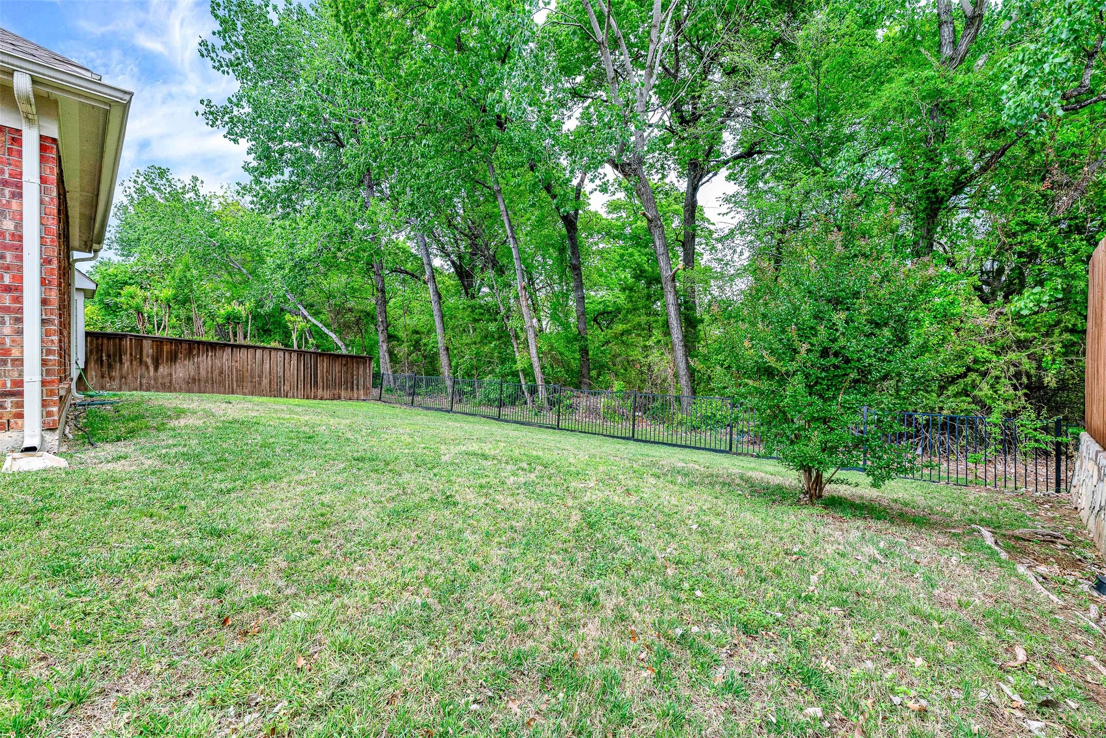 518 River Birch Trail Garland TX 75040