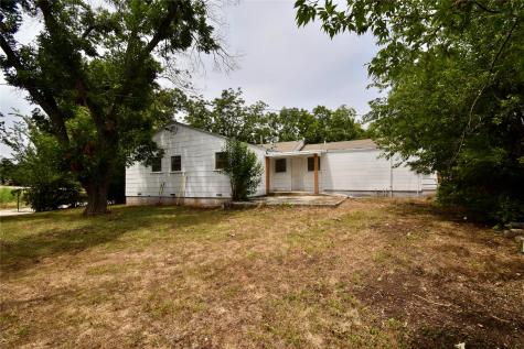 1511 S High Street Brady TX 76825