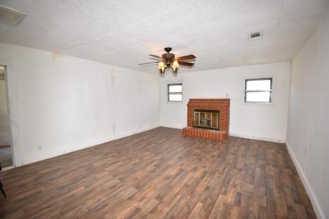 1511 S High Street Brady TX 76825