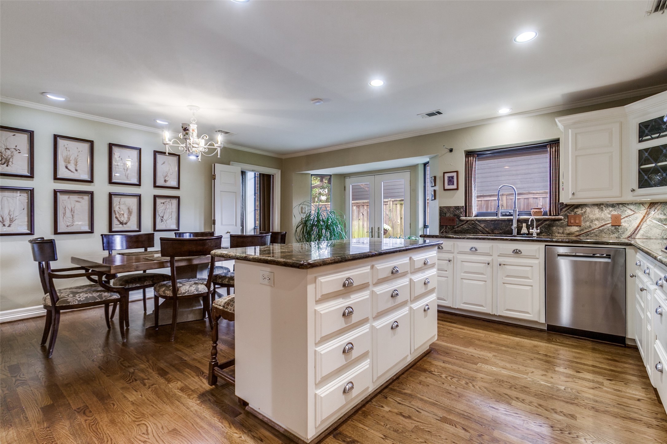 9009 Arbor Park Drive Dallas TX 75243