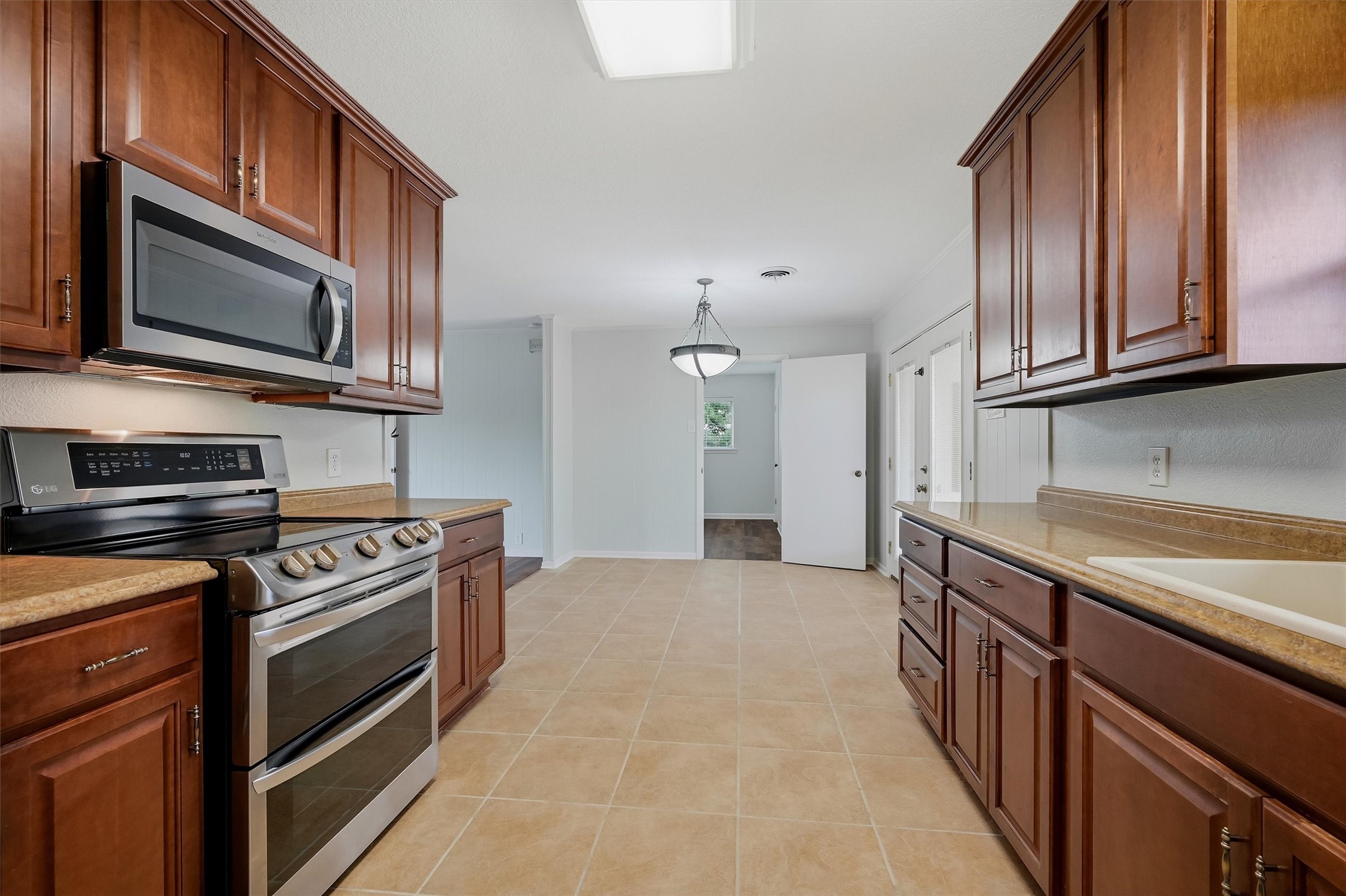 104 Kiowa Drive W Lake Kiowa TX 76240