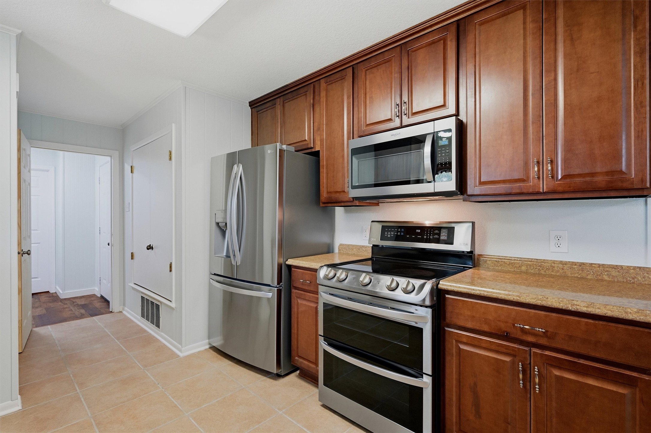 104 Kiowa Drive W Lake Kiowa TX 76240