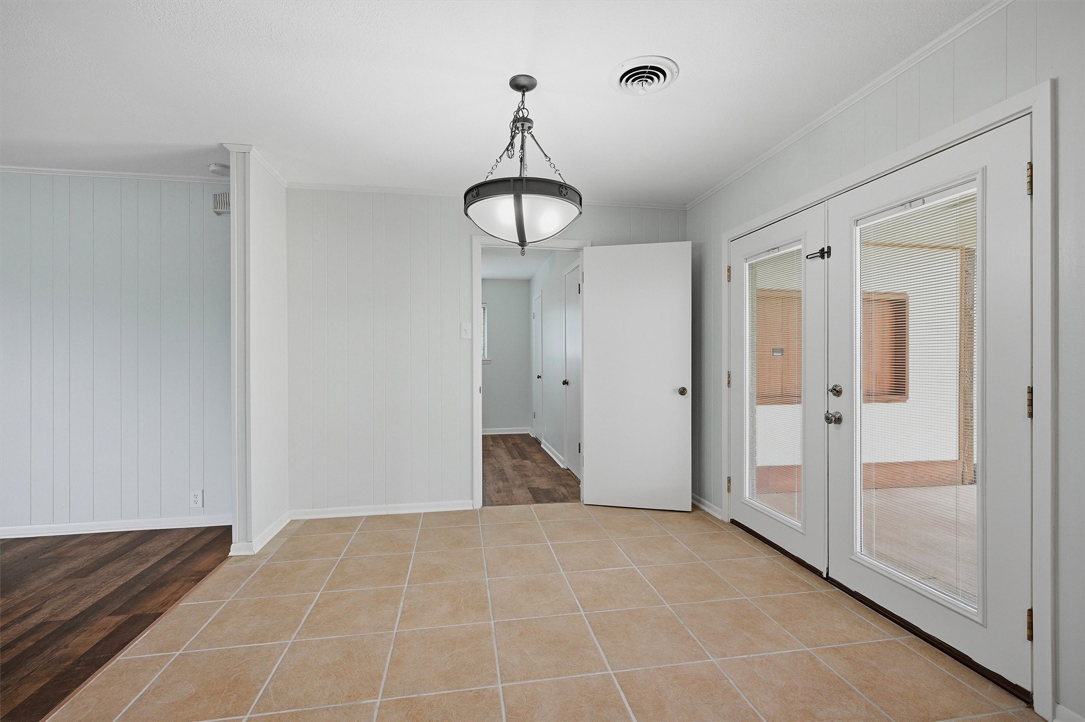 104 Kiowa Drive W Lake Kiowa TX 76240