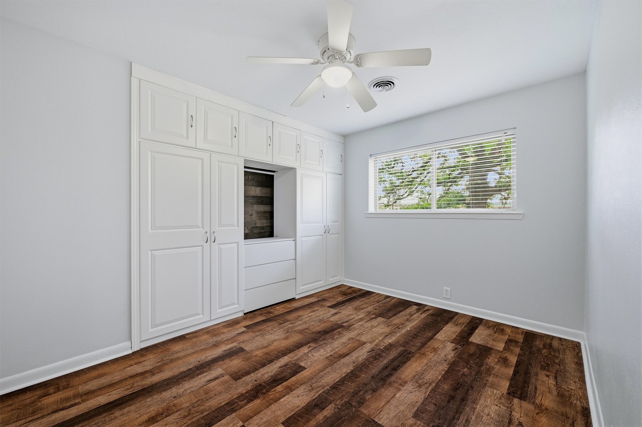 104 Kiowa Drive W Lake Kiowa TX 76240