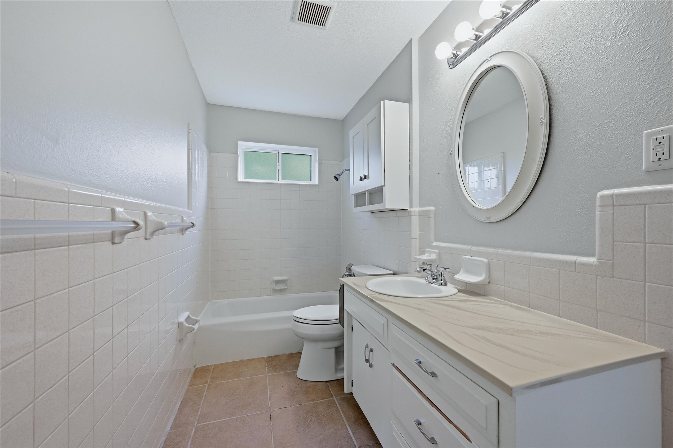 104 Kiowa Drive W Lake Kiowa TX 76240