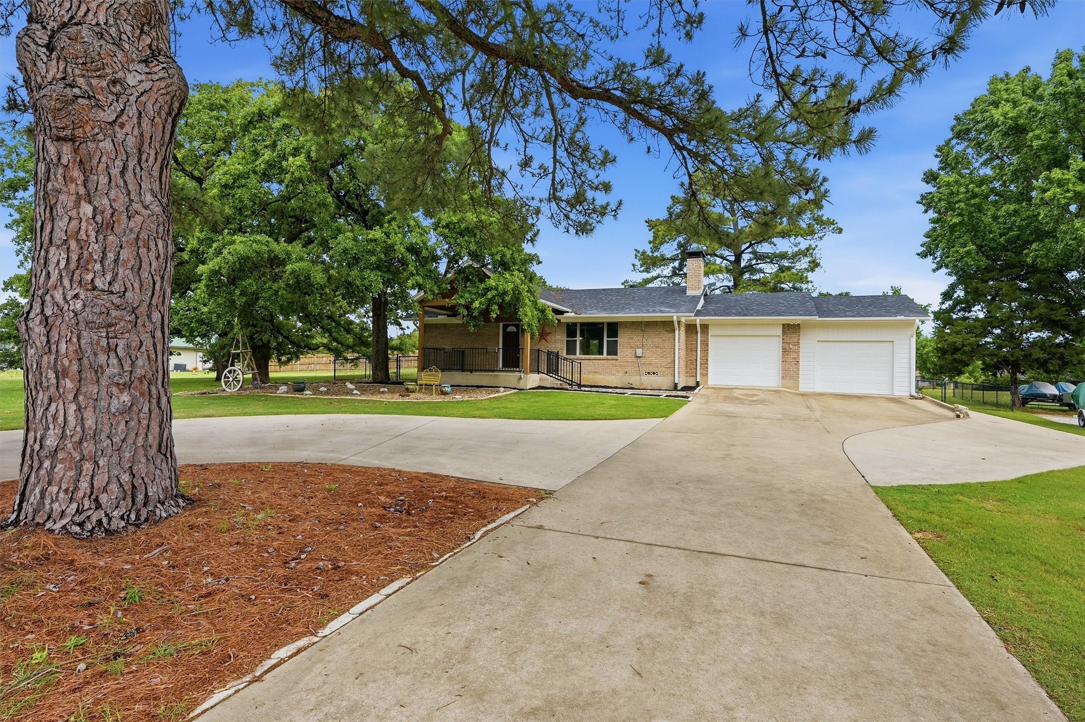 104 Kiowa Drive W Lake Kiowa TX 76240