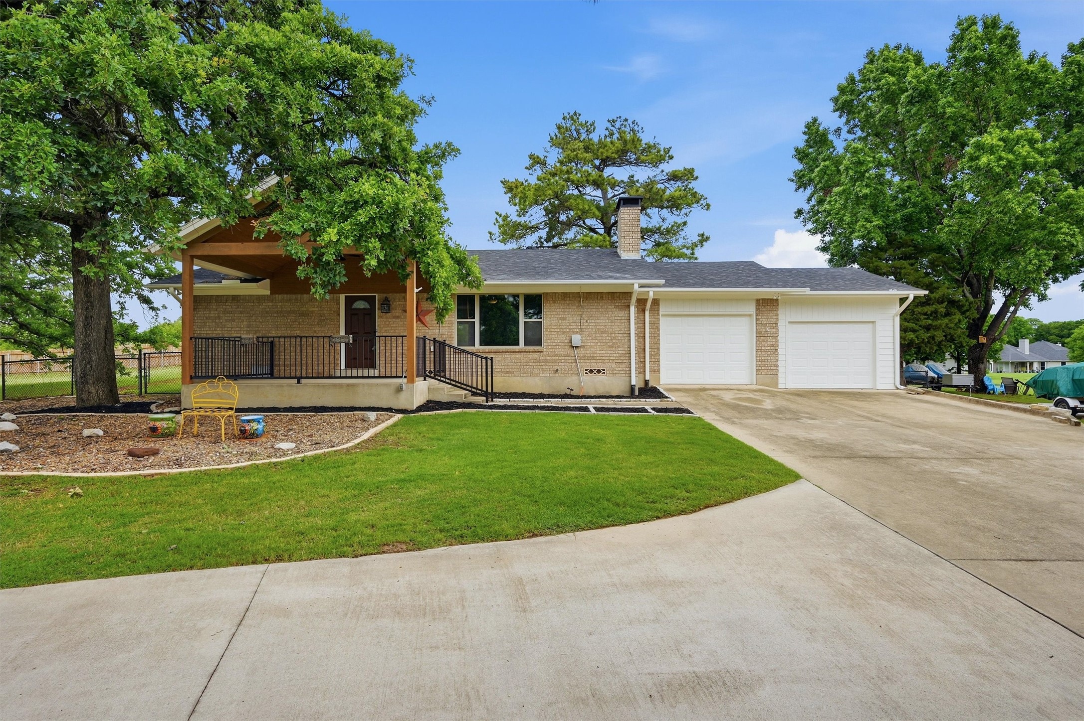 104 Kiowa Drive W Lake Kiowa TX 76240