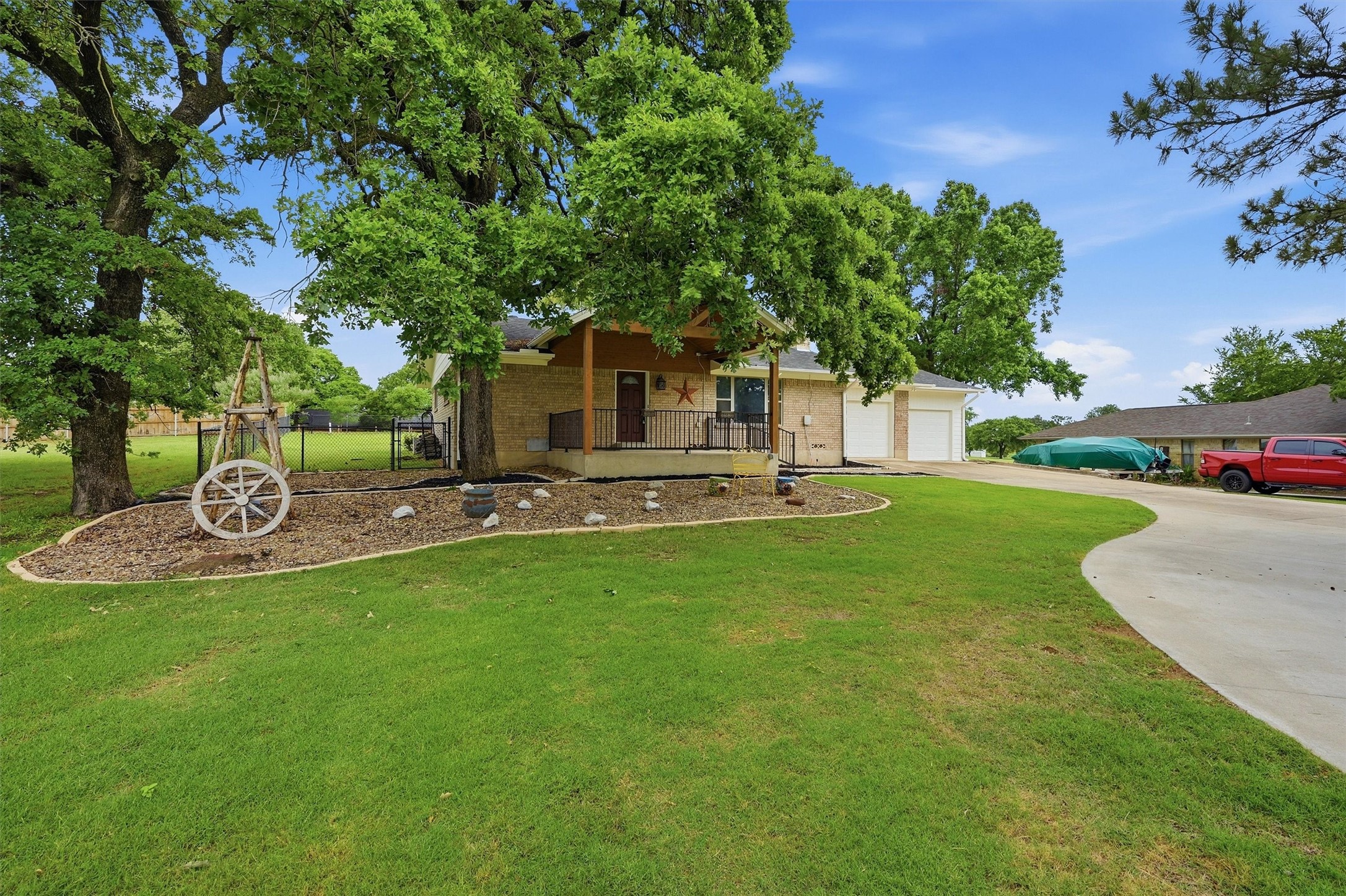 104 Kiowa Drive W Lake Kiowa TX 76240