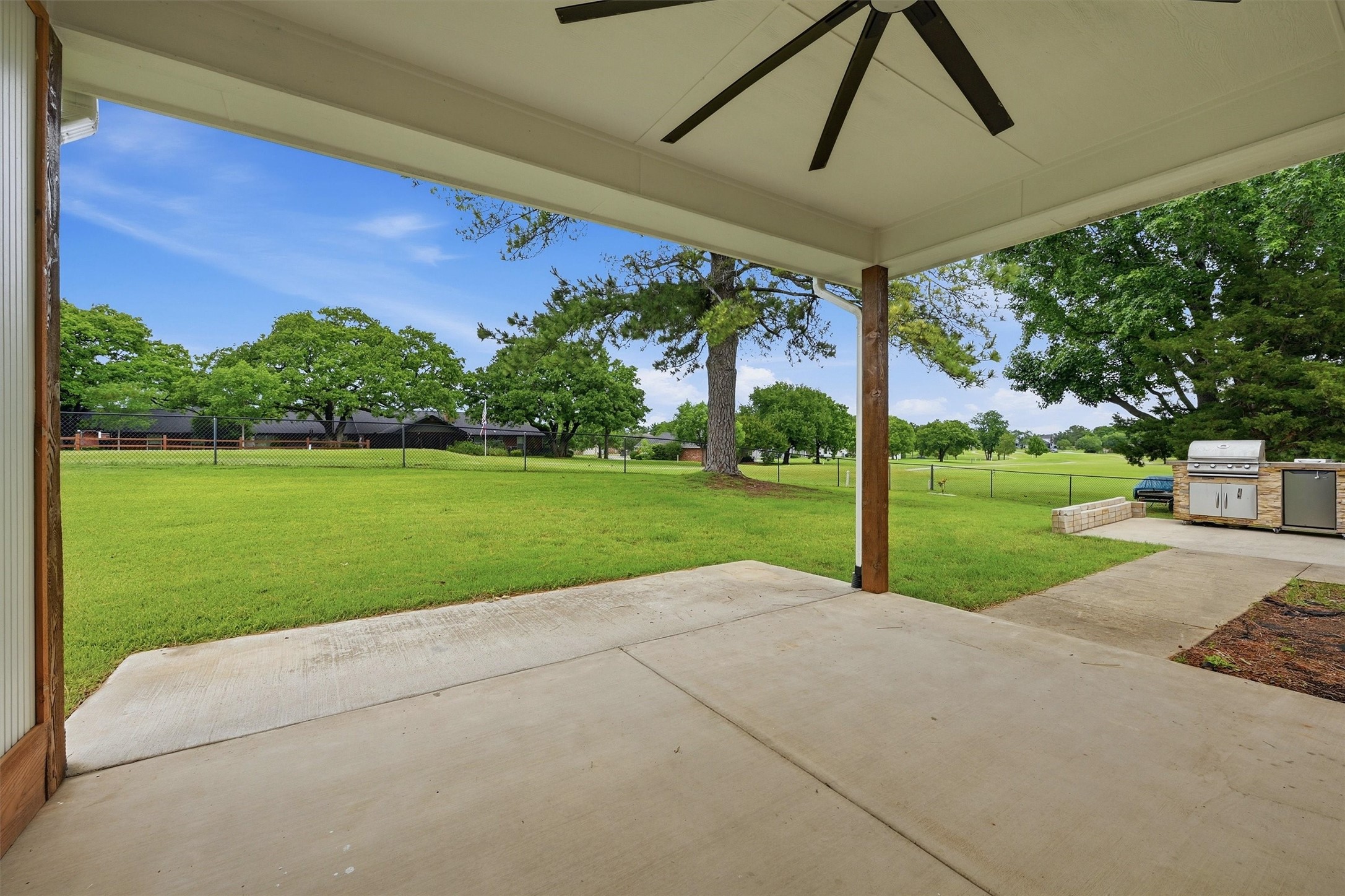 104 Kiowa Drive W Lake Kiowa TX 76240