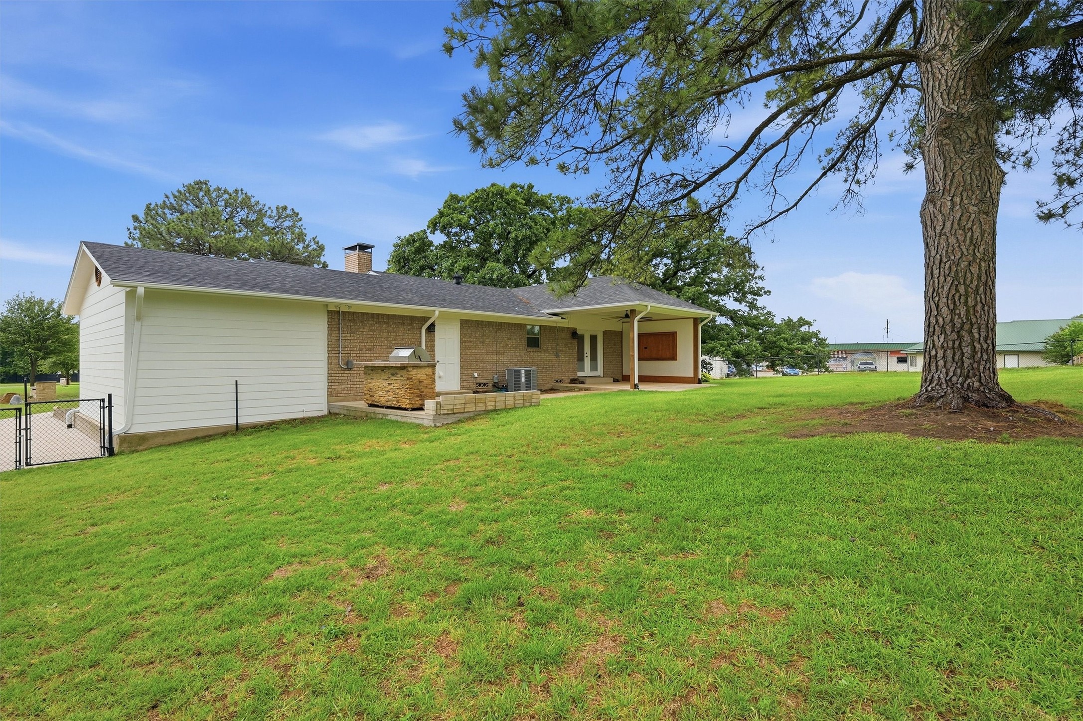104 Kiowa Drive W Lake Kiowa TX 76240