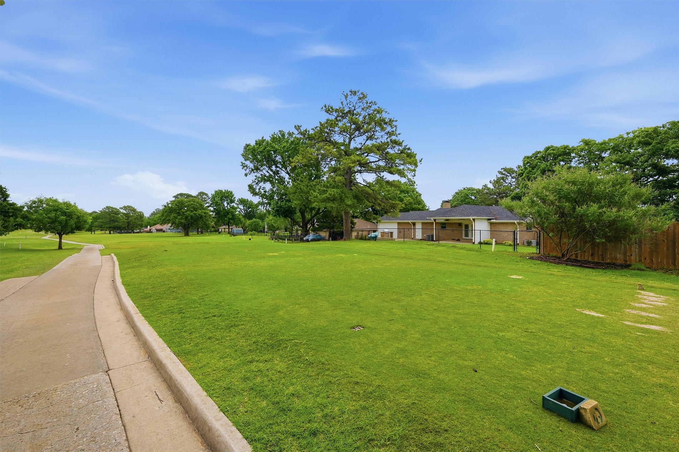 104 Kiowa Drive W Lake Kiowa TX 76240