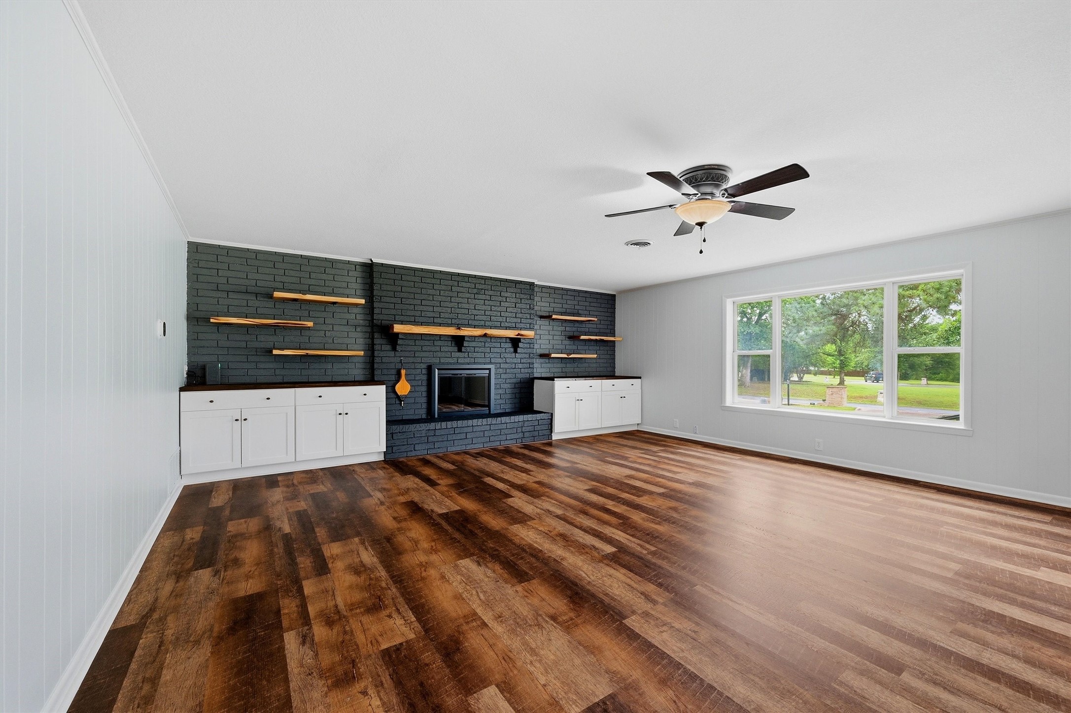 104 Kiowa Drive W Lake Kiowa TX 76240