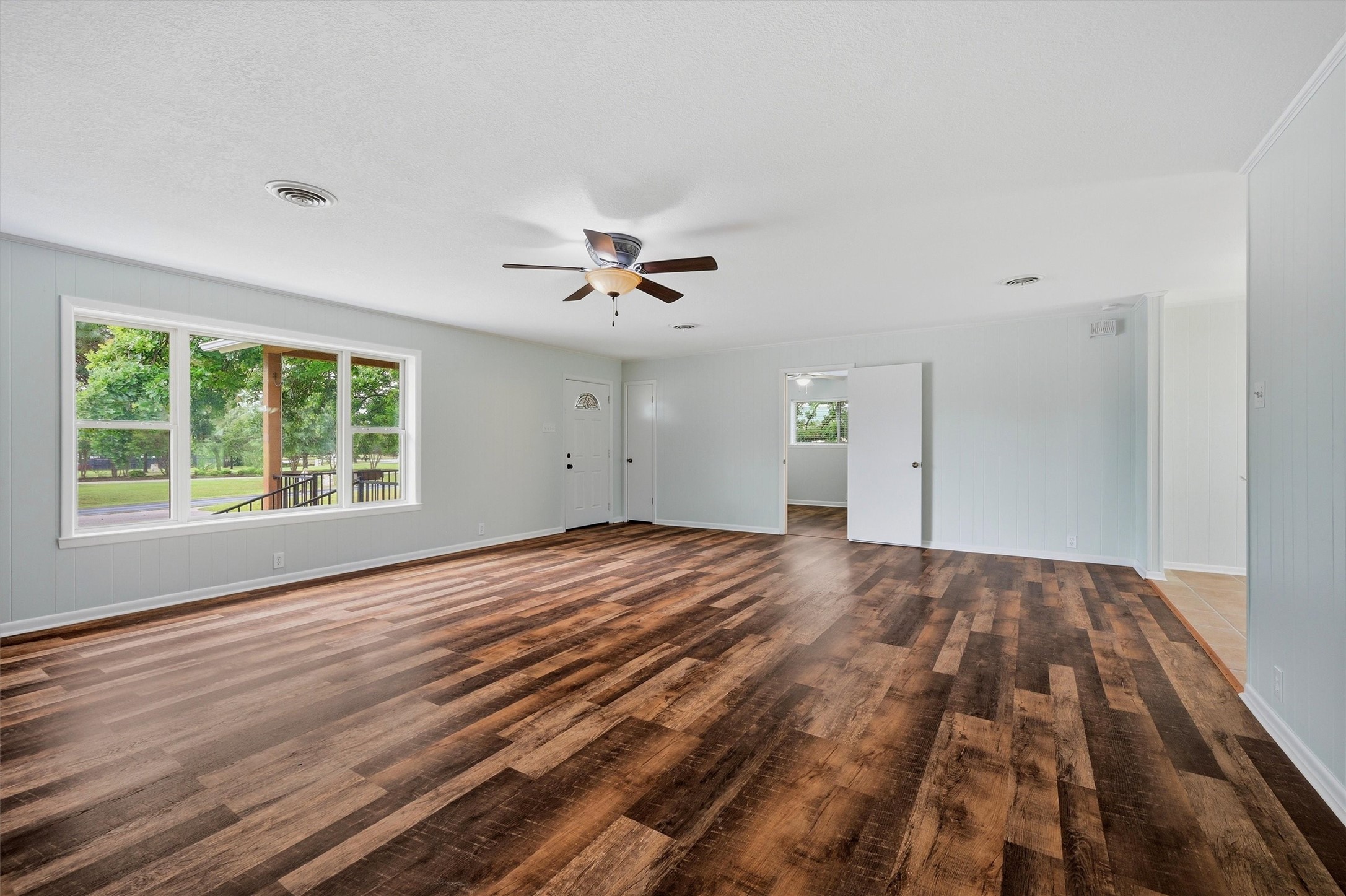104 Kiowa Drive W Lake Kiowa TX 76240