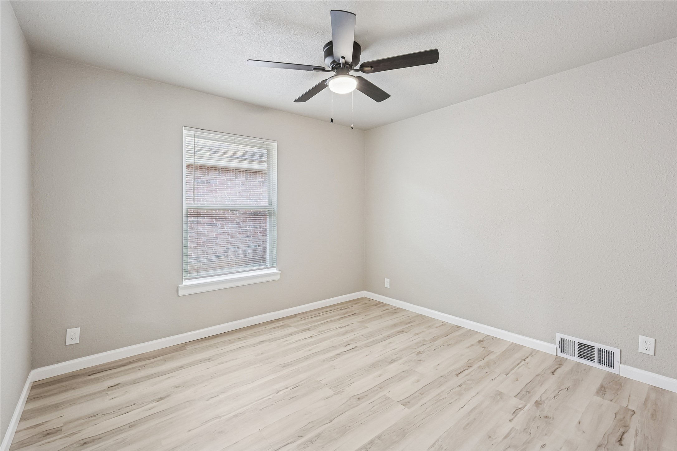 5806 Mountainwood Drive Arlington TX 76016