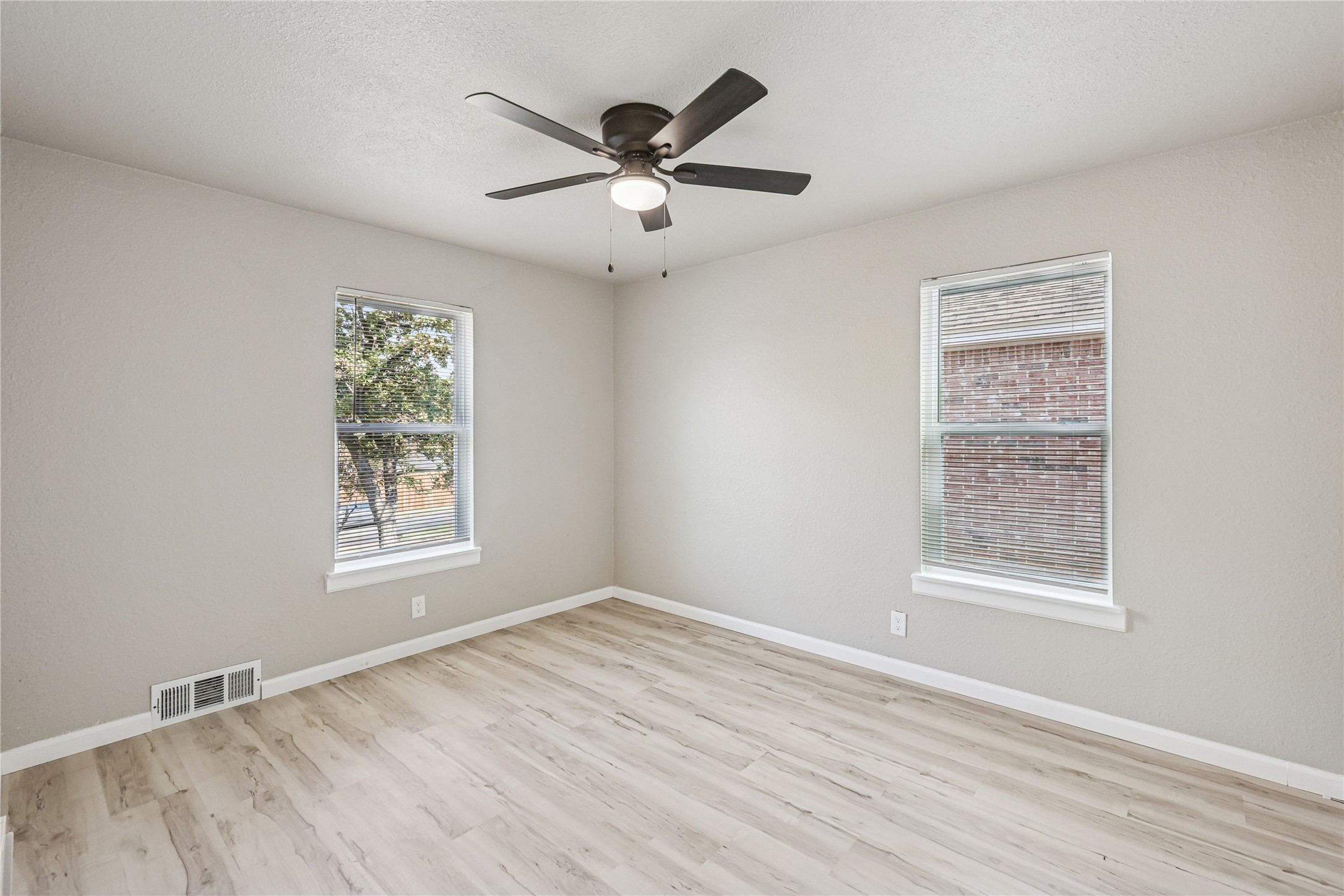5806 Mountainwood Drive Arlington TX 76016