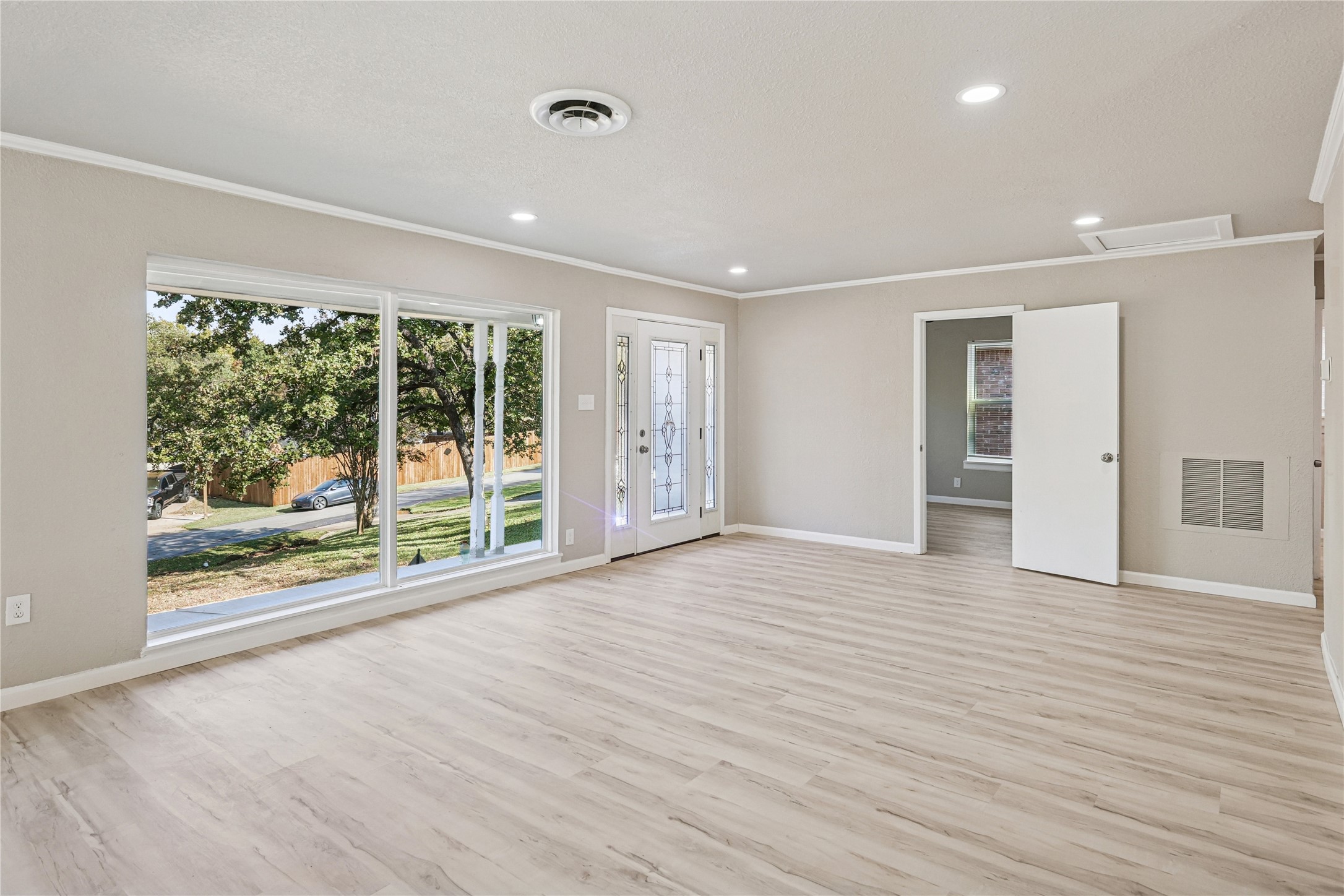 5806 Mountainwood Drive Arlington TX 76016
