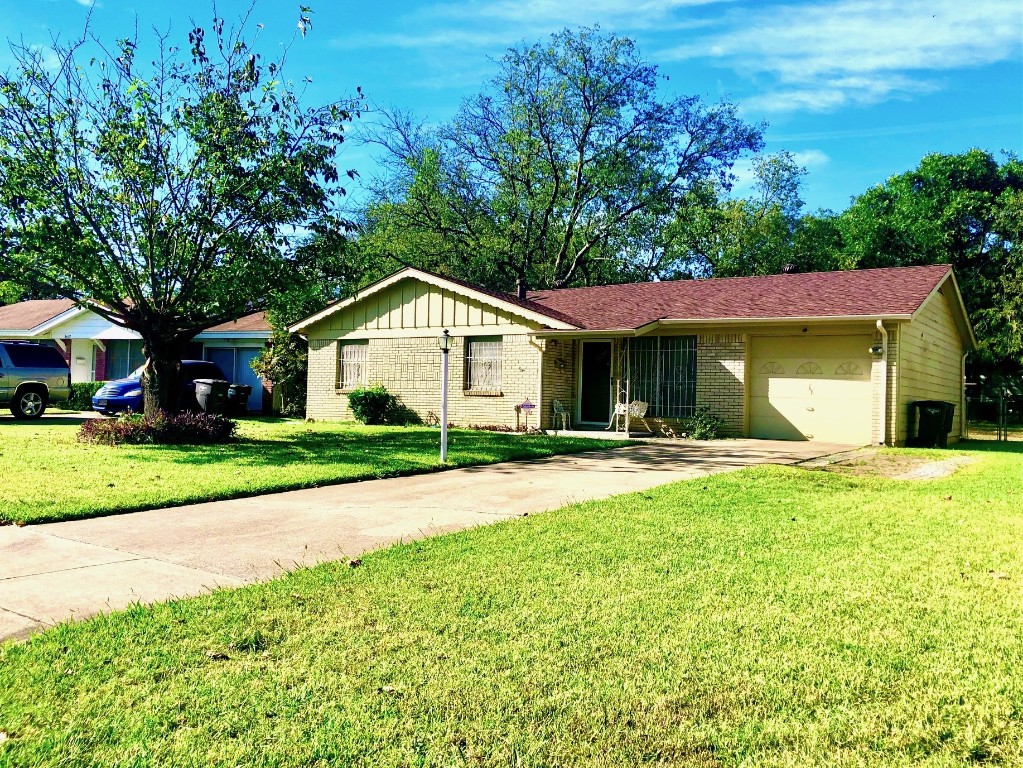 5608 Victoria Place Fort Worth TX 76112