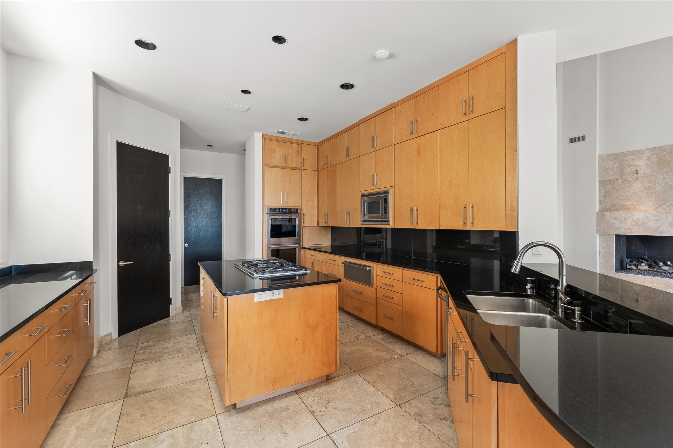 1108 Shady Oaks Lane Westover Hills TX 76107